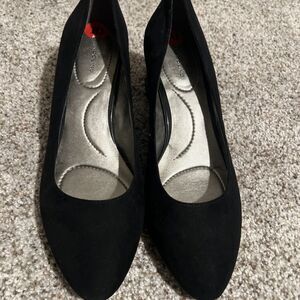 Bandolino Ora Black Faux Suede Round Toe Chunky Heel Pumps SZ 10 M -NWOB !